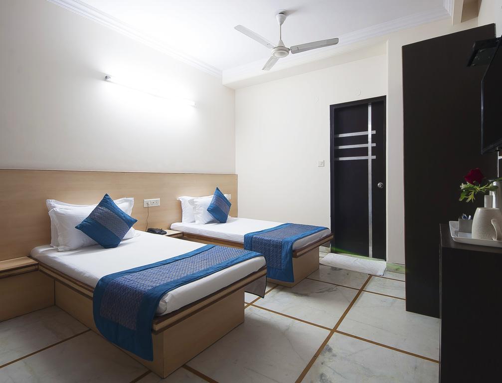 Hotel Apra Inn New Delhi