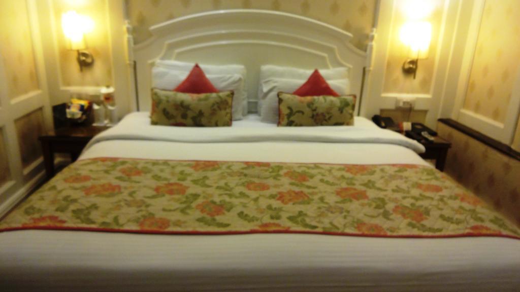 Bright Hotel 3*