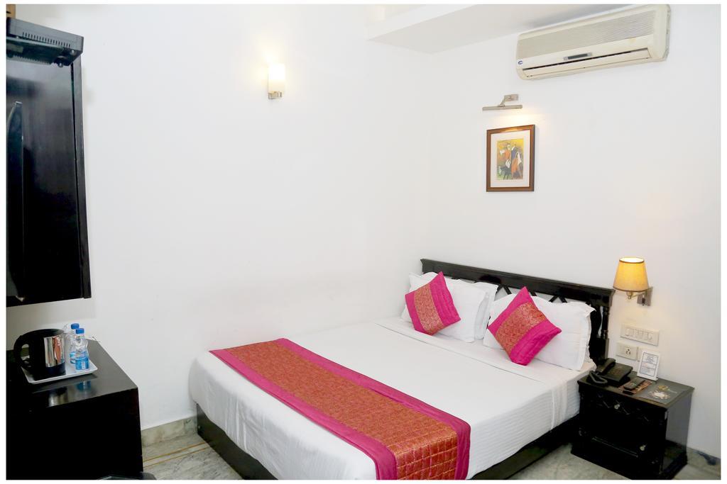 Hotel Airport The R Blues -