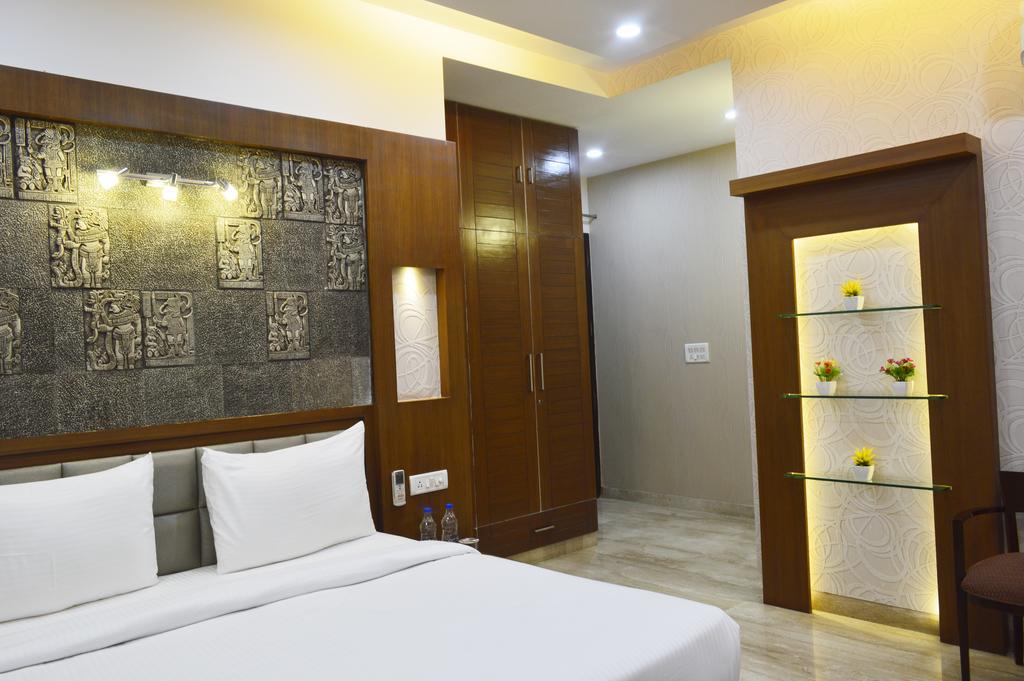 When In Gurgaon - Service Apartments, Near Medanta Medicity 3*