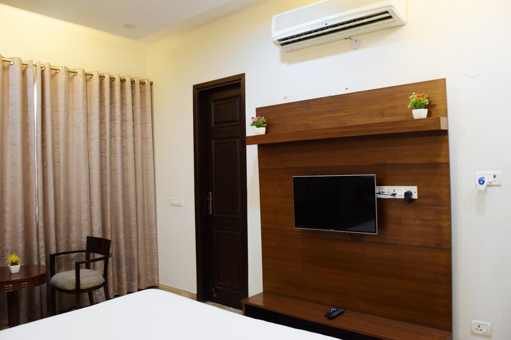 Hotel When In Gurgaon - Service Apartments, Near Medanta Medicity Delhi (National Capital Territory of India)
