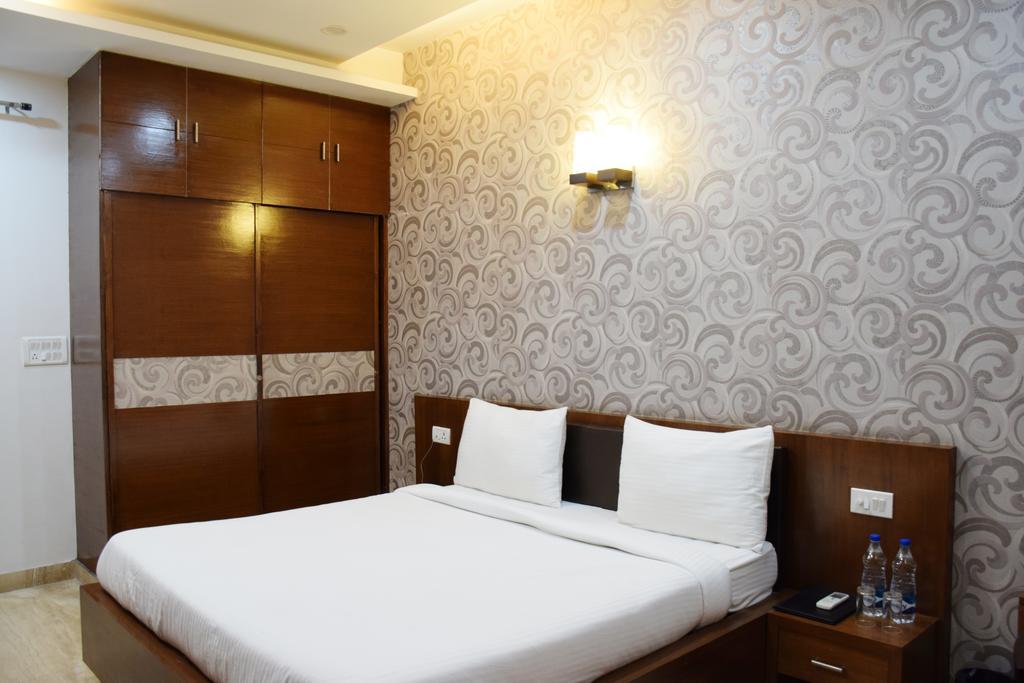 When In Gurgaon - Service Apartments, Near Medanta Medicity 3*