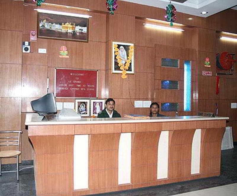 Hotel Fabexpress Le Grand New Delhi