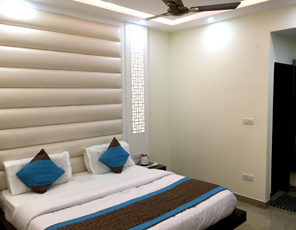 Hotel Vanson - Near Connaught Place New Delhi