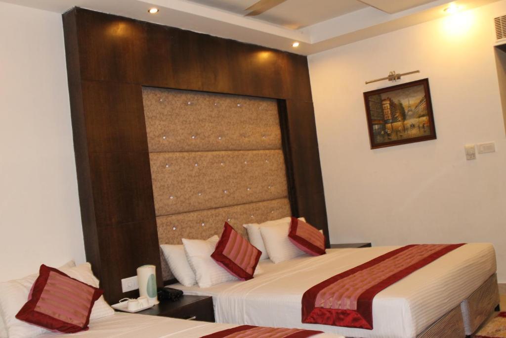 City Heights Hotel