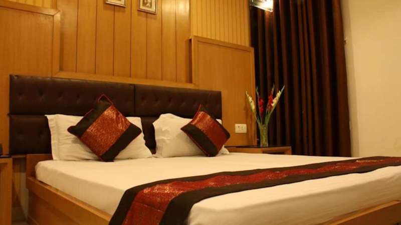 Apra Deluxe Hotel