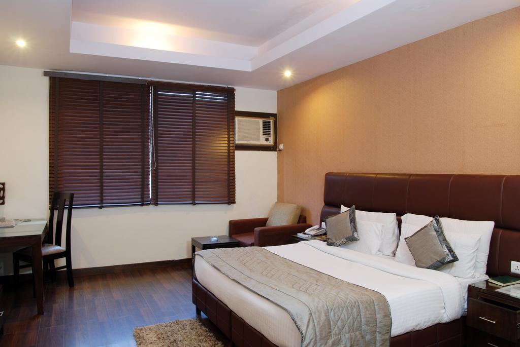Deer Parkk Hotel 3*