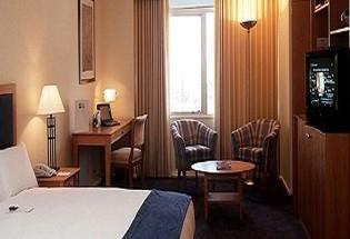 Hotel Emperor Palms 3*