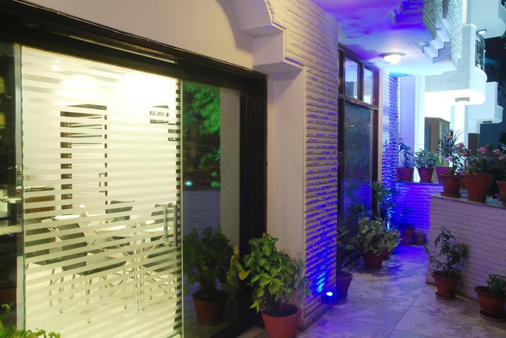 Hotel Deer Parkk New Delhi