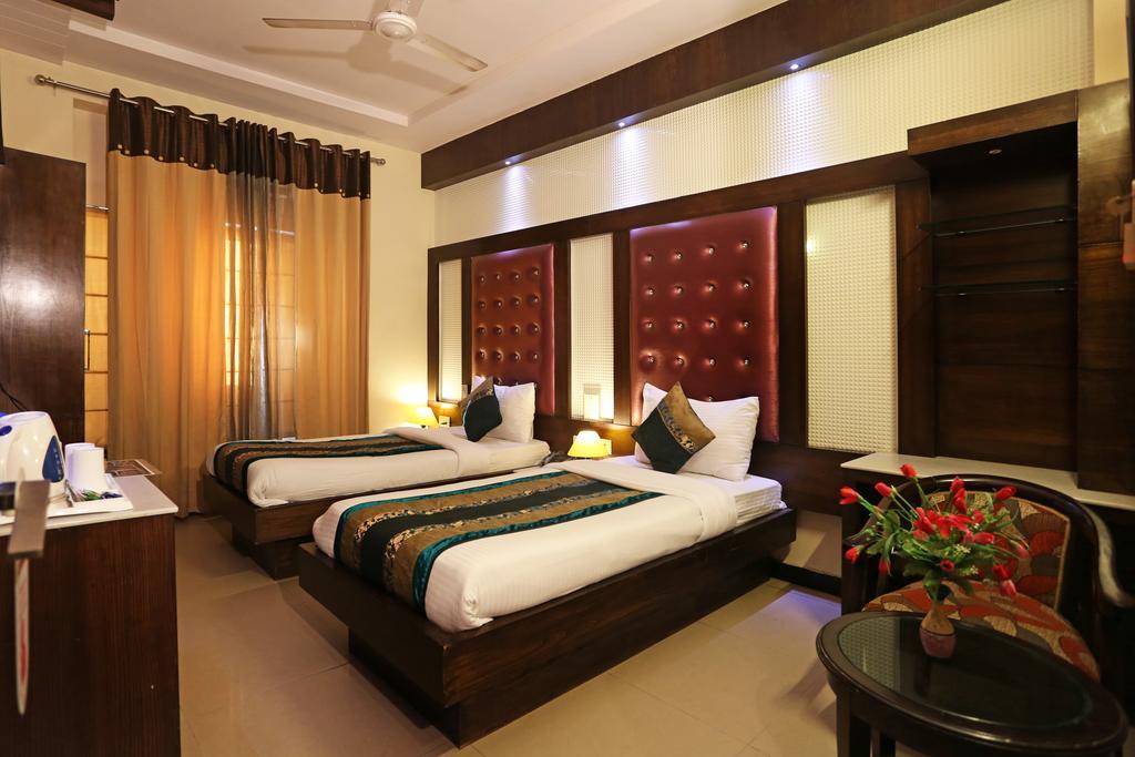 Star Plaza@new Delhi Railway Station 3*