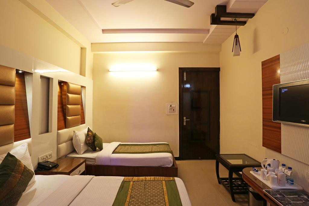 Star Plaza@new Delhi Railway Station 3*