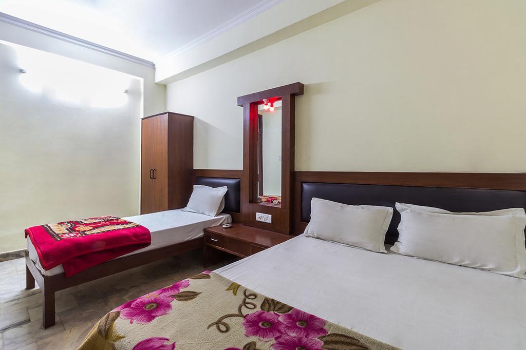 Sahara International Deluxe Hotel 2*