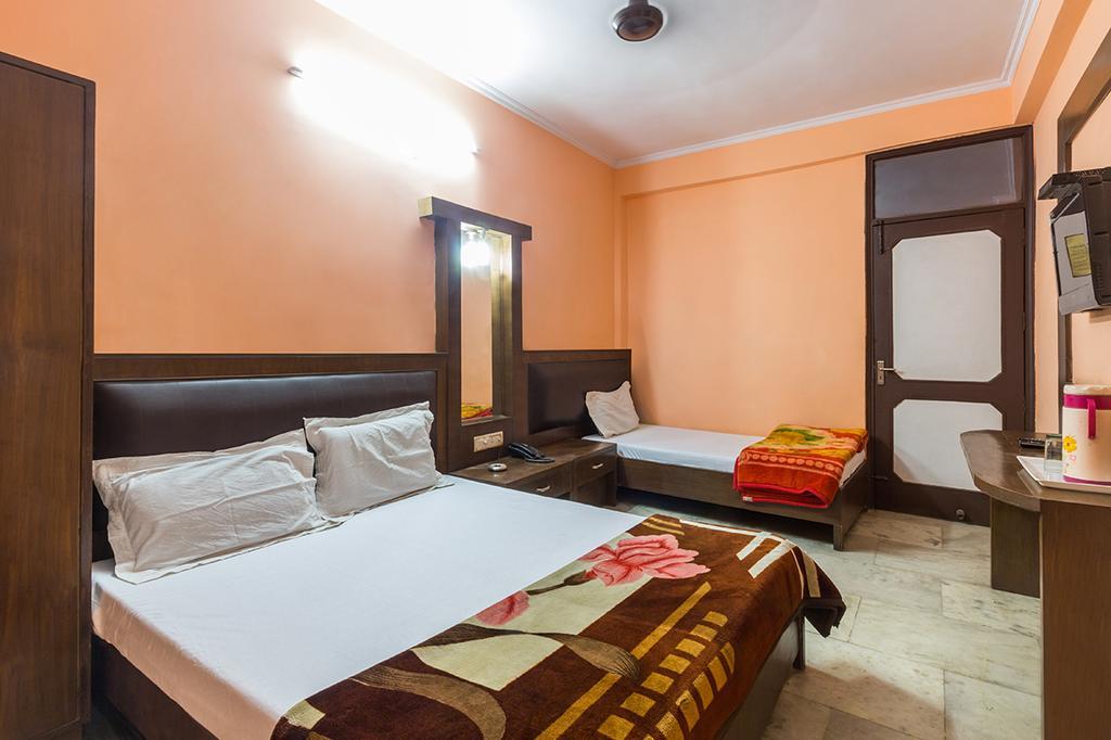 Sahara International Deluxe 2* New Delhi