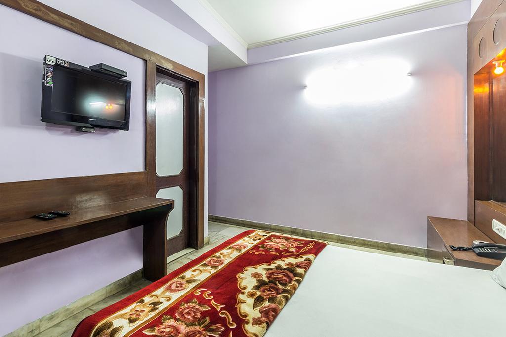 Hotel Sahara International Deluxe