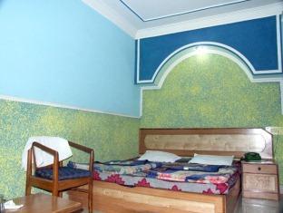 Durga Deluxe Hotel 2*