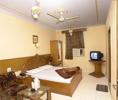 Ashoka Continental 3*