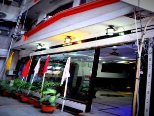 Peace Point - 1 Min Walking Distance From Station Hotel