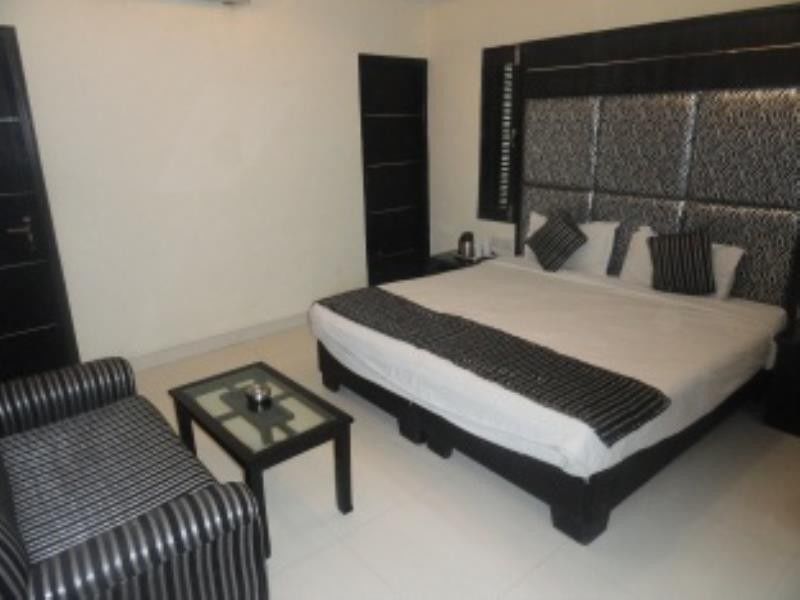 Treebo Mehar Castle Hotel 2*