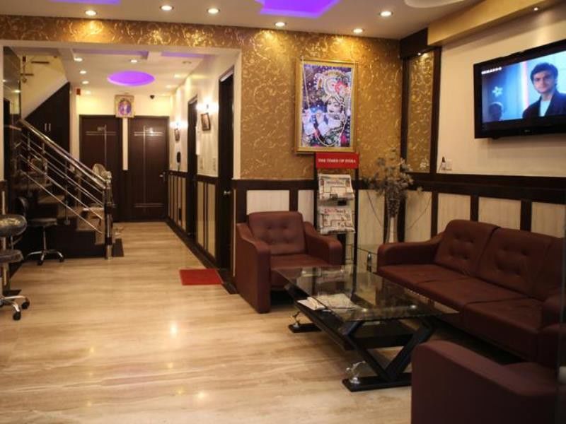 Pahwa International 3*