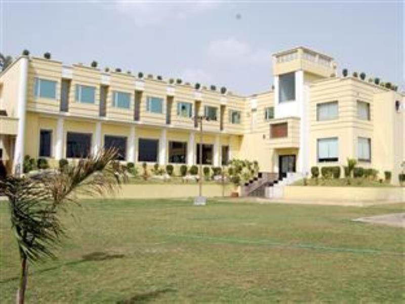 Lavanya Hotel- Near Alipur, Delhi 3*