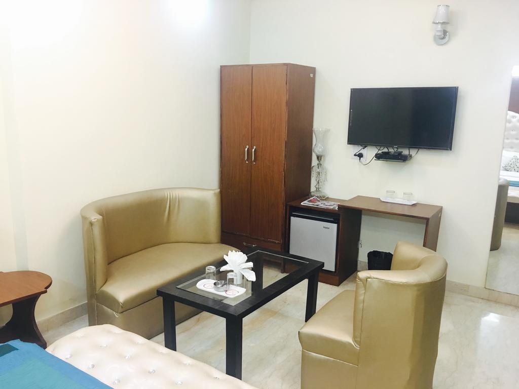 Collection O 9266 Kapoor Guest house 3*