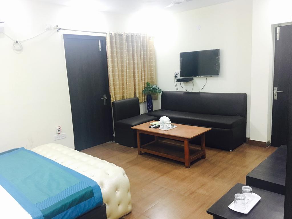 Collection O 9266 Kapoor Guest house New Delhi