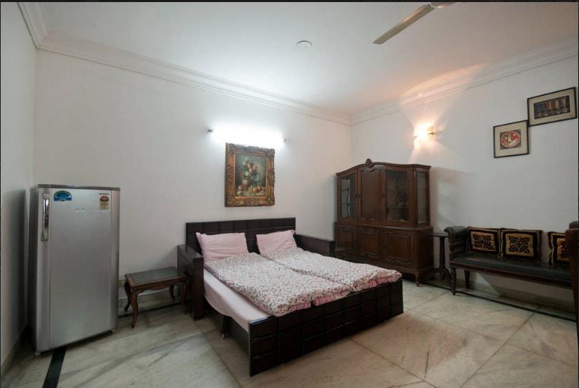 33 Bed & Breakfast 3*