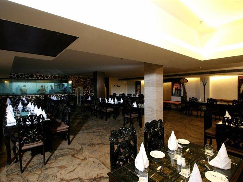 Hotel Taurus Sarovar Portico