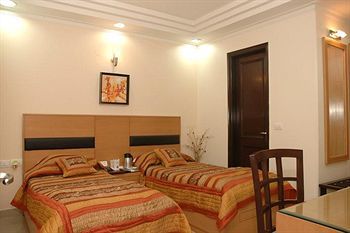 Fabhotel Cosy Palace 3*