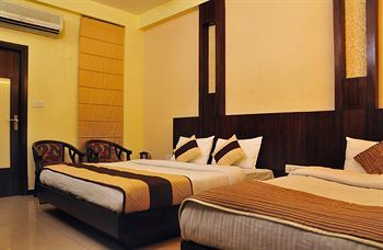 Grand Plaza Hotel 3*