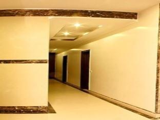 Fabexpress Llyod Residency Hotel New Delhi