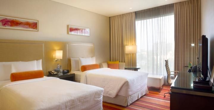 Hotel Peace Point - 1 Min Walking Distance From Station