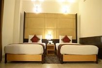 Hotel Venizia Sarovar Portico 4*