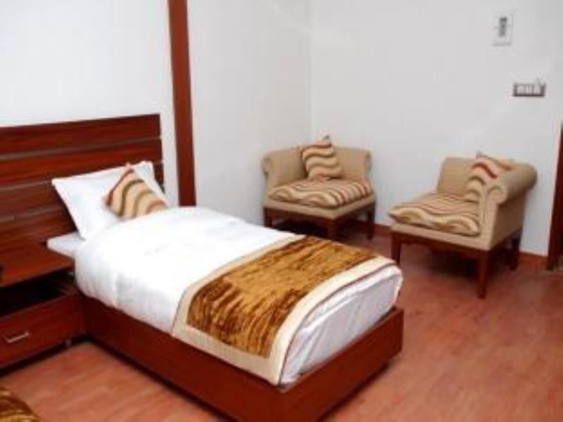 Hari's Court & Hotel 3*