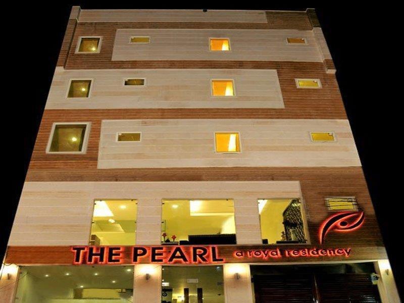 Hotel The Pearl- A Royal Residency New Delhi