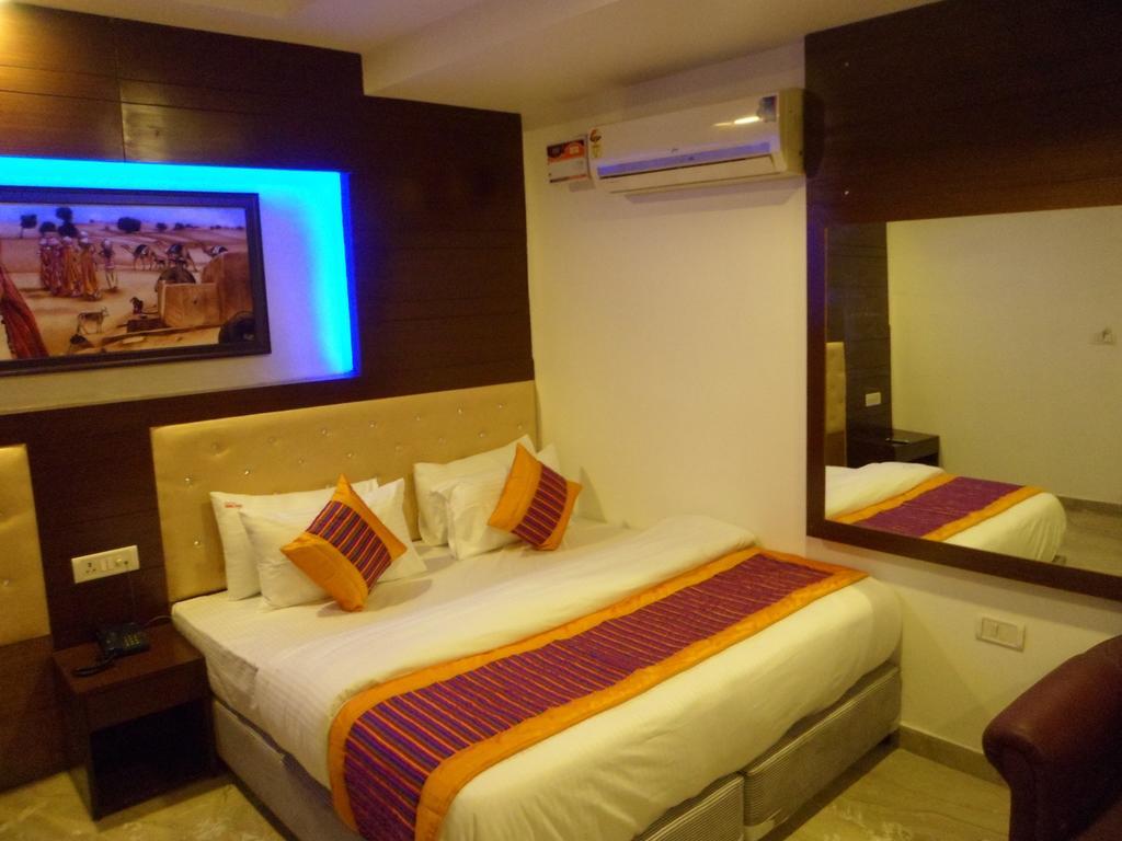 Hotel Shell Deluxe