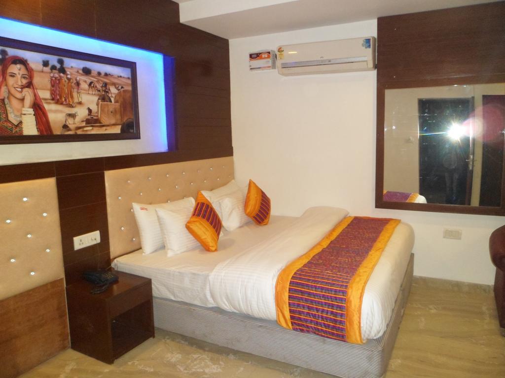 Shell Deluxe Hotel New Delhi