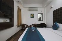Treebo Connaught Mews 3*