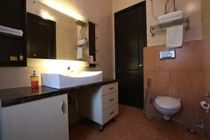 Treebo Connaught Mews Hotel 3*