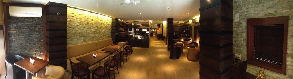 Vivek Hotel