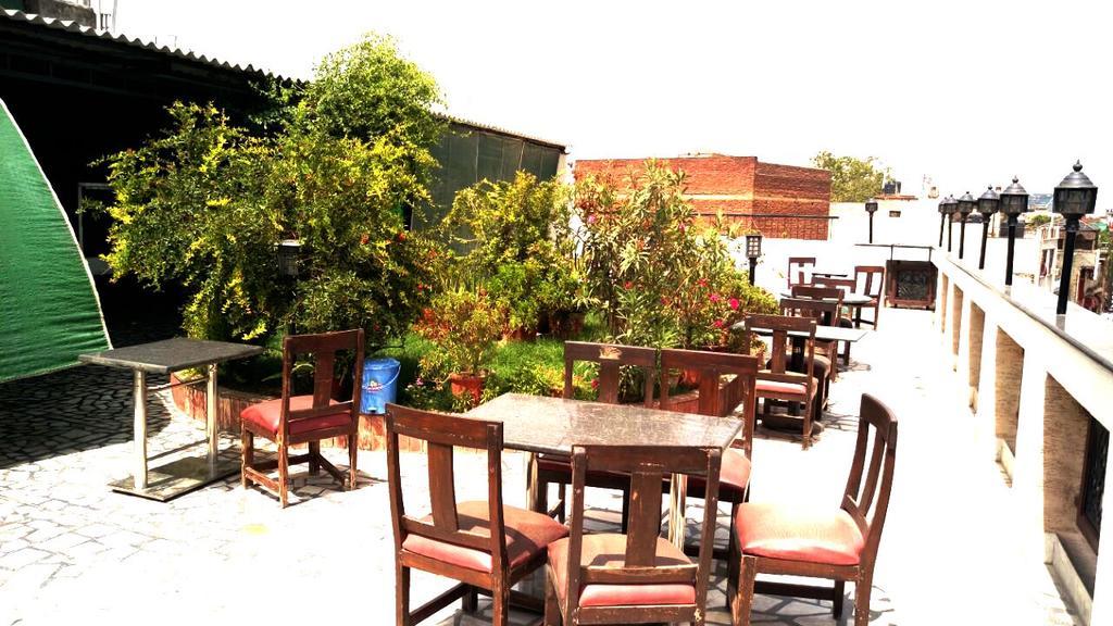 Hotel Vivek 2*