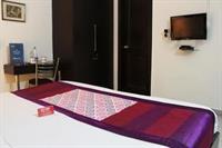Hotel Oyo East Of Kailash B Block