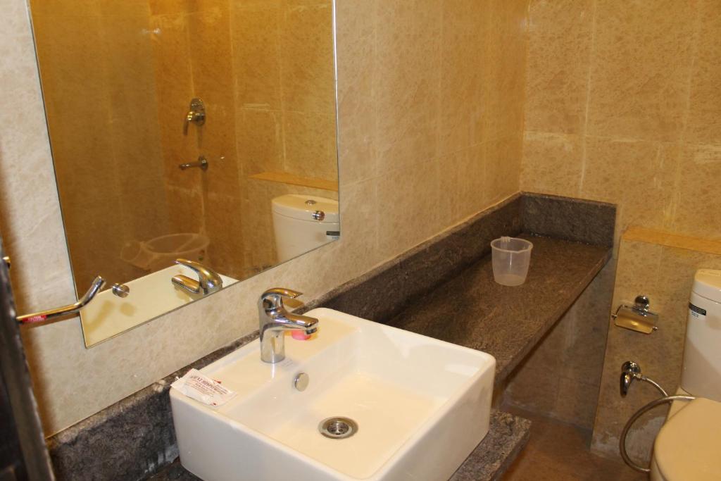 City Heights 3* New Delhi
