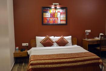 Oyo Patel Nagar Market Hotel
