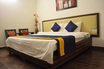 Oyo Patel Nagar Market Hotel
