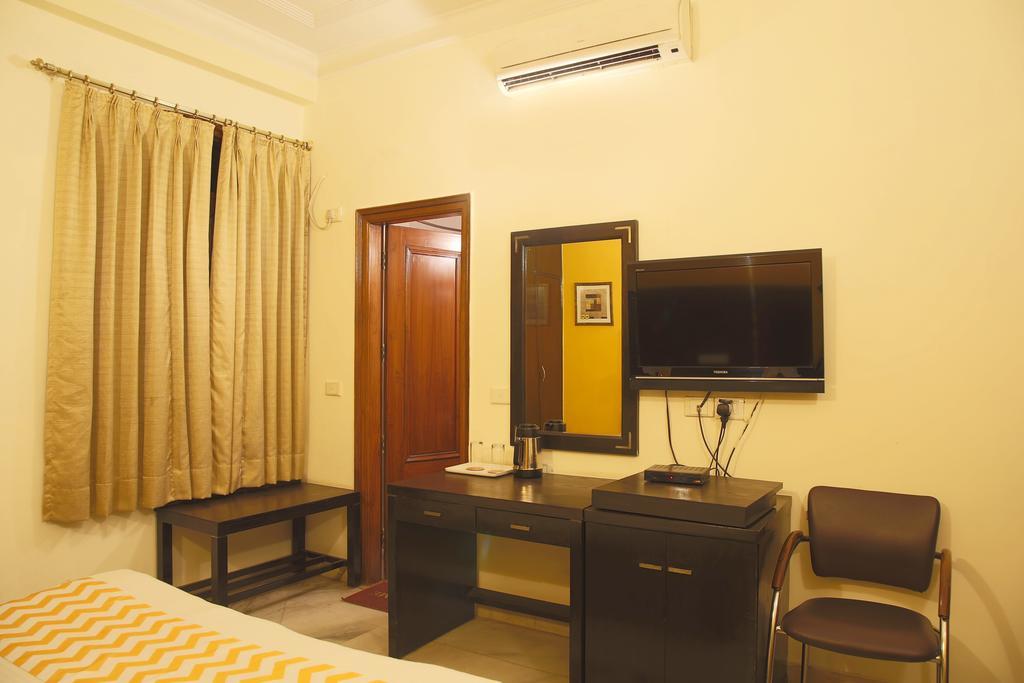 Fabhotel Regalia Gk1 3* New Delhi