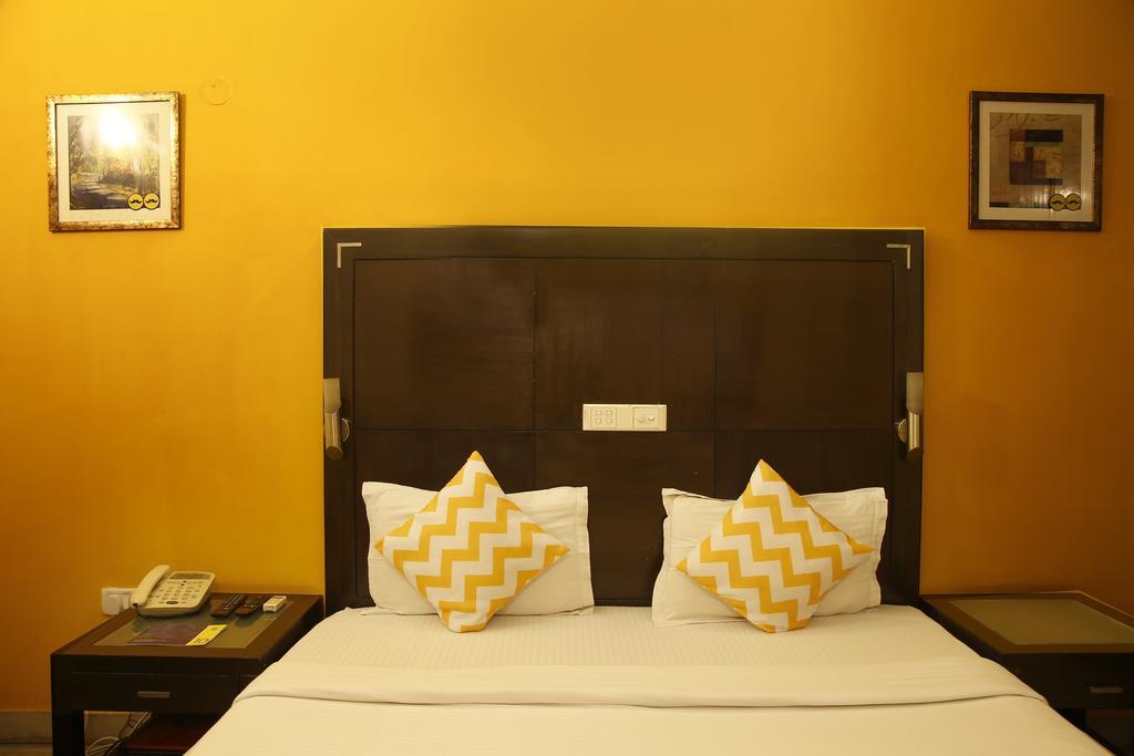 Fabhotel Regalia Gk1 Hotel