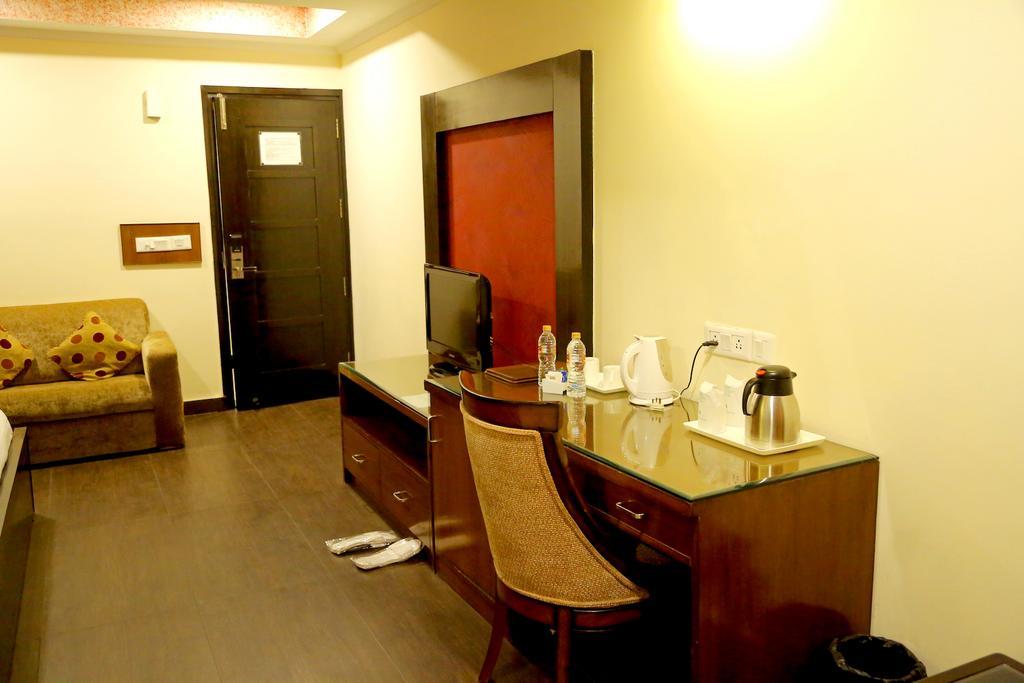 Hotel Chirag Residency New Delhi