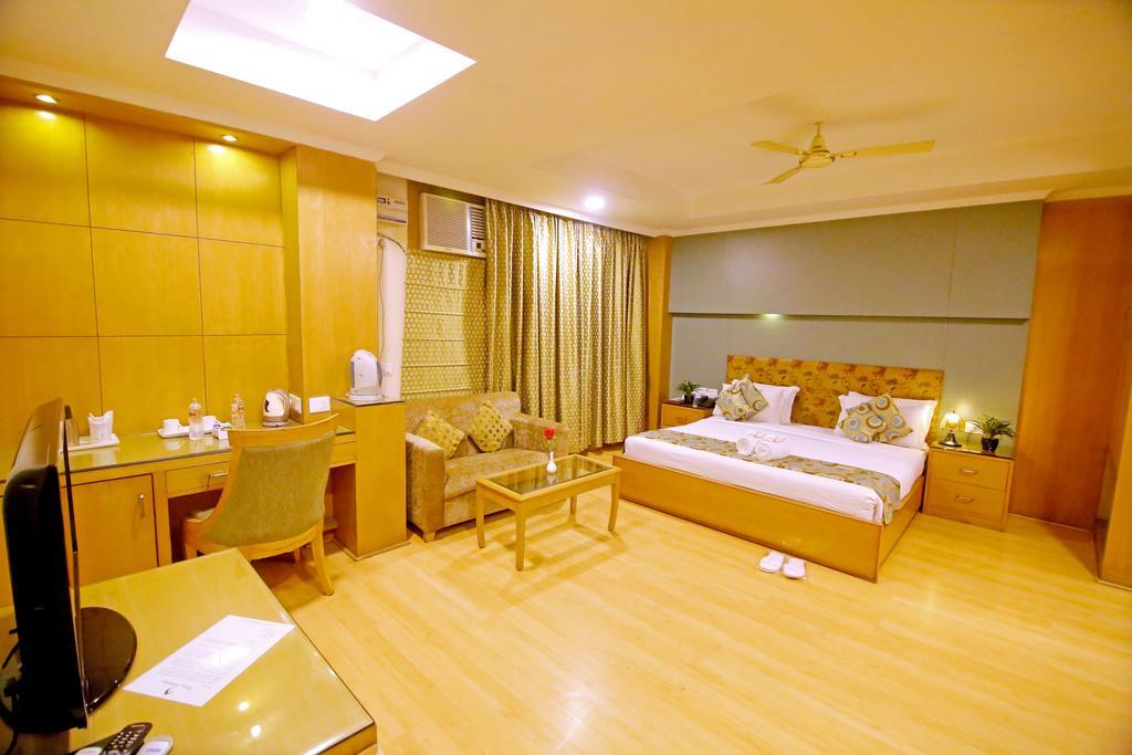 Chirag Residency Hotel 3*