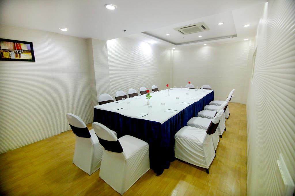 Hotel Chirag Residency
